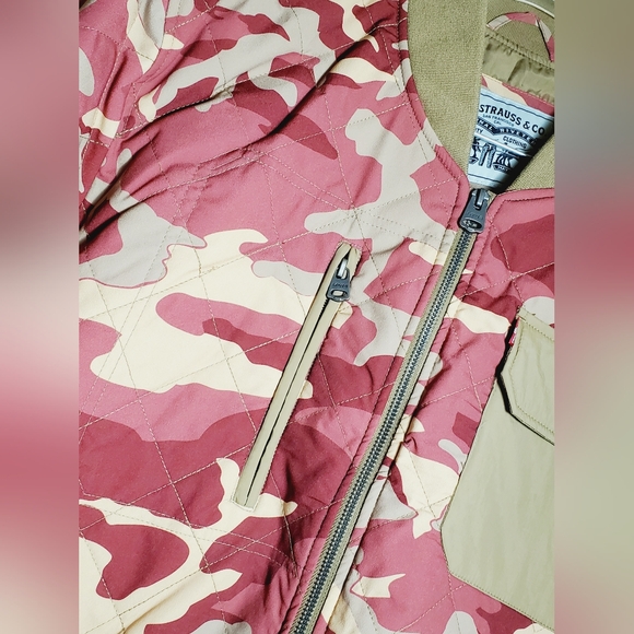 Levi's Men's Diamond Quilted Red Camouflage Jacket Size XL - Picture 3 of 11